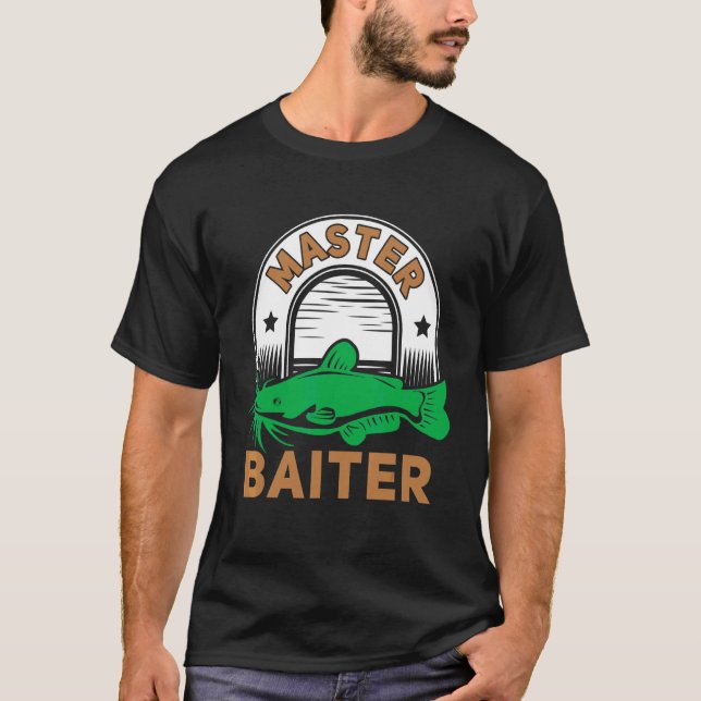 Master Baiter  Wels Catfish Hunter 1 T-Shirt (Front)