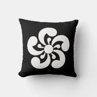 Matsuya Japanese Heraldic Crest Cushion
