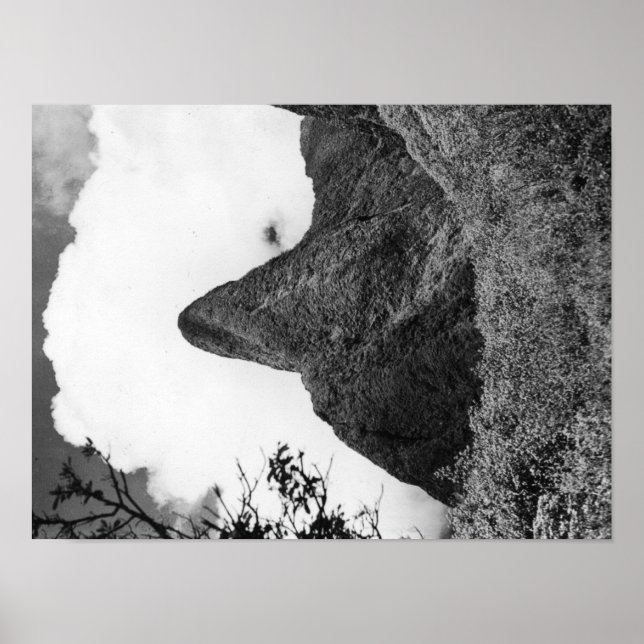 Maui, Hawaii - The Needle of Iao Valley Poster (Front)