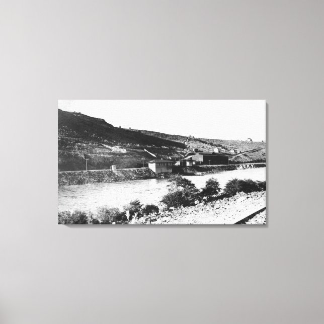 Maupin, Oregon and Deschutes River View Canvas Print (Front)