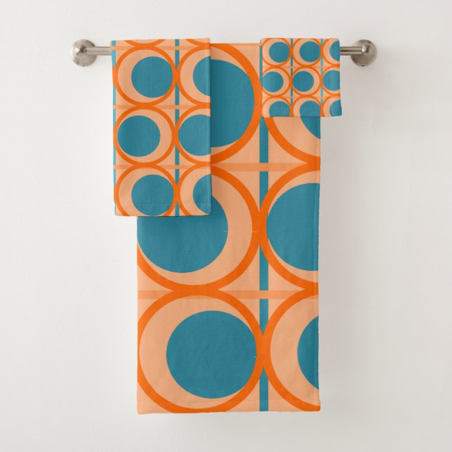 MCM Circles and Lines Bath Towel Set (Insitu)