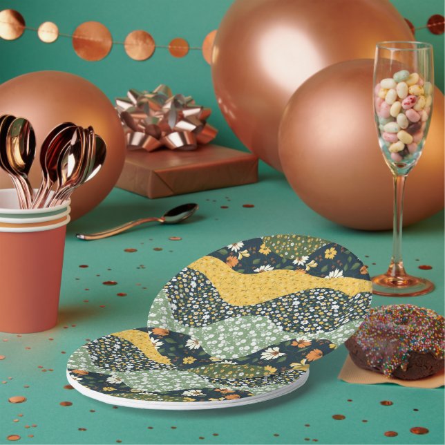 Meadow Waves Paper Plate (Multi)