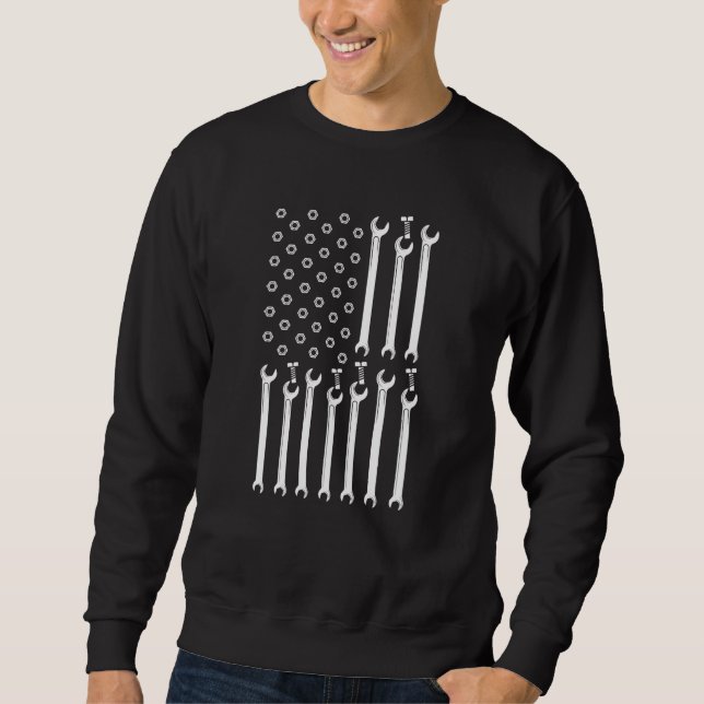 MECHANICS FLAG US FLAG Car Guy Proud Mechanic Sweatshirt (Front)