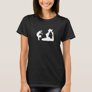 Meditating cat woman relaxation mindfulness yoga o T-Shirt