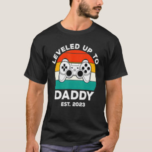 Mens Dad Level Unlocked Est 2023  New Dad Fathers  T-Shirt
