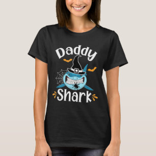 Mens Daddy Shark Funny Halloween Daddy Announcemen T-Shirt