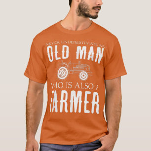 Mens Farmers  Never Underestimate Old Man Farmer   T-Shirt