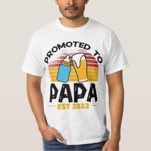 Mens First Time Grandpa Promoted to Papa 2022 T-Shirt
