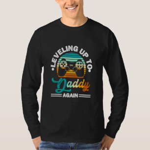 Mens Gamer Dad  Levelled Up To Daddy  Father Gende T-Shirt