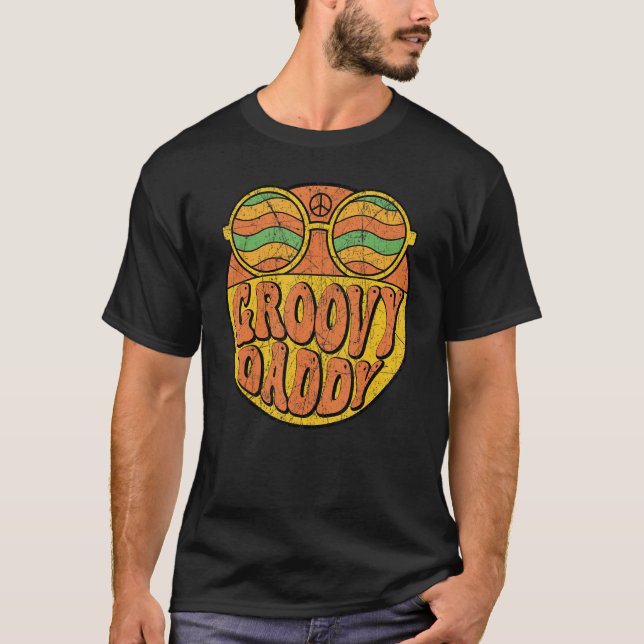 Mens Groovy Daddy 70s Aesthetic Nostalgia 1970's R T-Shirt (Front)