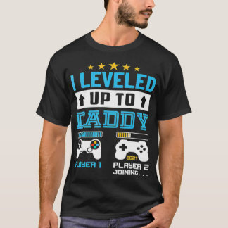 Mens I Levelled Up To Daddy 2021 Funny Soon To Be T-Shirt