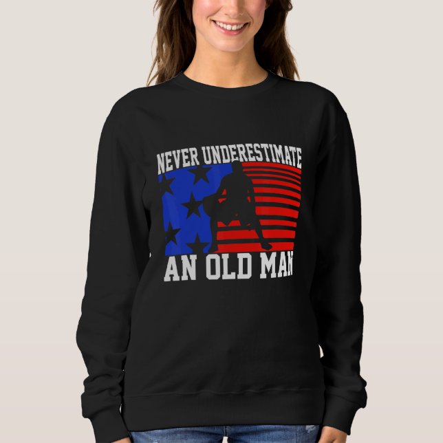 Mens Never Underestimate An Old Man USA Flag   Bas Sweatshirt (Front)