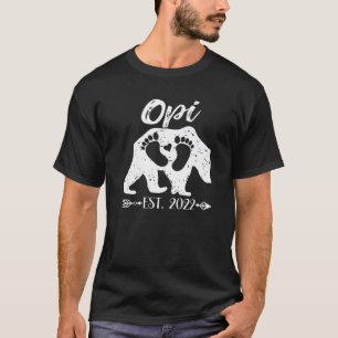 Mens New Opi Grandpa Bear Est 2022 Baby Shower Ann T-Shirt