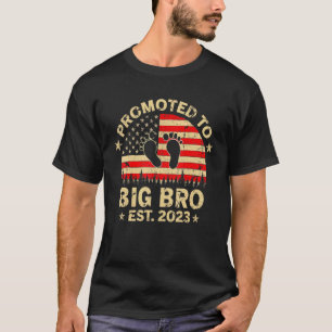Mens Promoted To Big Bro 2023 First Time Fathers D T-Shirt