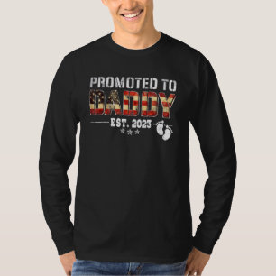Mens Promoted To Daddy 2023 American Flag New Dad  T-Shirt