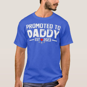 Mens Promoted To Daddy 2023 First Time Fathers Day T-Shirt