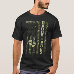 Mens Promoted To Daddy Est 2023 Father's Day Camo  T-Shirt