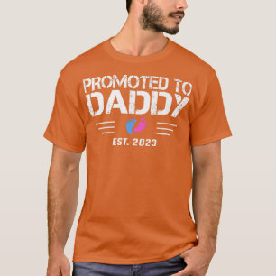 Mens Promoted to Daddy Est 2023 Pink or Blue Gend T-Shirt