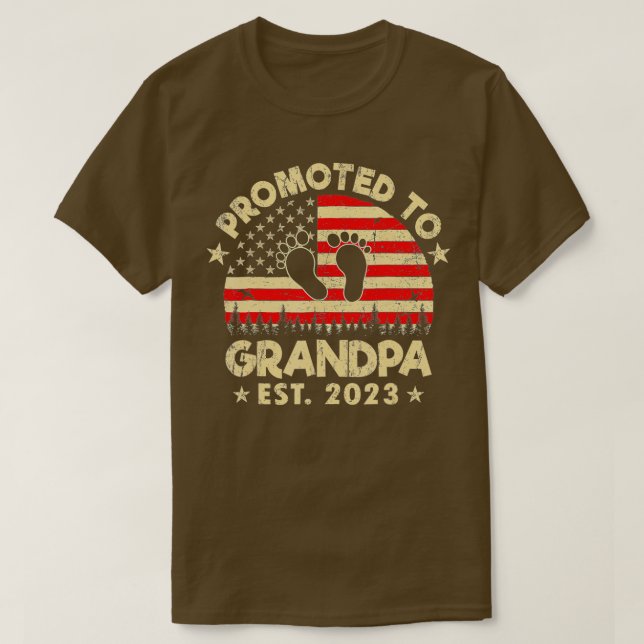 Mens Promoted To Grandpa 2023 First Time Fathers D T-Shirt (Design Front)