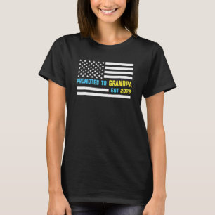Mens Promoted To Grandpa 2023 For New Grandpa T-Shirt