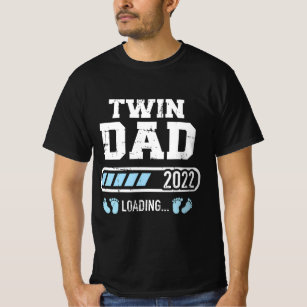 Mens Twin dad 2022 loading for pregnancy announcem T-Shirt