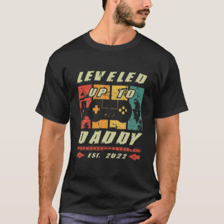Mens Werde Papa Leveled Up To Daddy 2022 Gift T-Shirt
