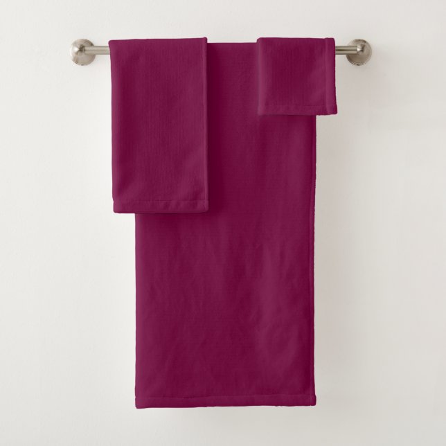 Merlot (solid colour) bath towel set (Insitu)