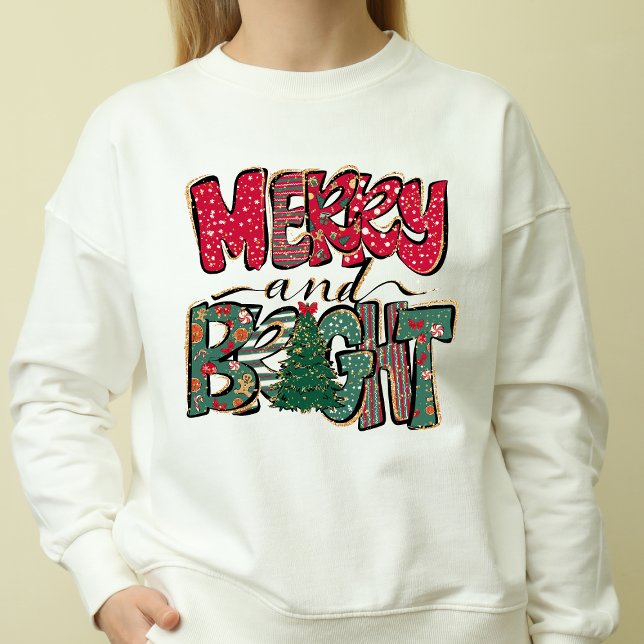 Merry and Bright  – Cute Retro Family Christmas  Sweatshirt (Creator Uploaded)