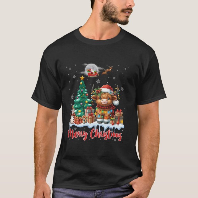 Merry Christmas Cute Highland Cow Santa Highland C T-Shirt (Front)