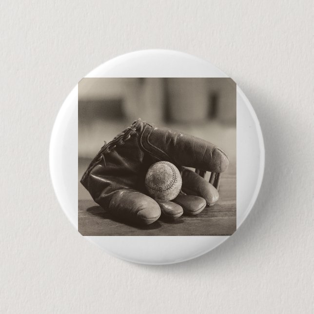 MES01BWD1 Ball in Mitt.tif 6 Cm Round Badge (Front)