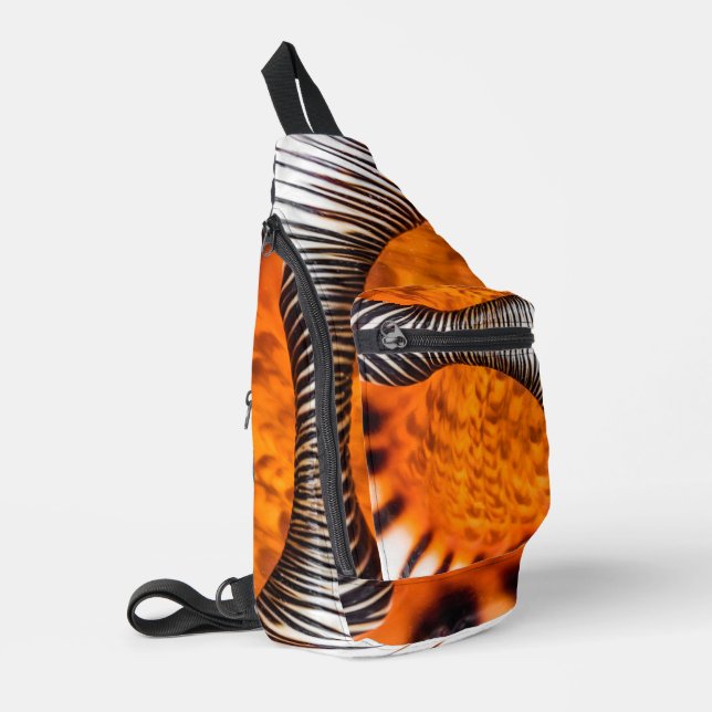 Mesmerising seashell sling bag (Left Corner)