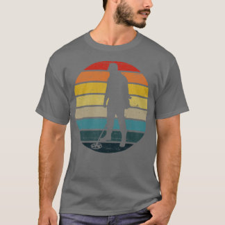 Metal detector Silhouette On A Distressed Retro Su T-Shirt