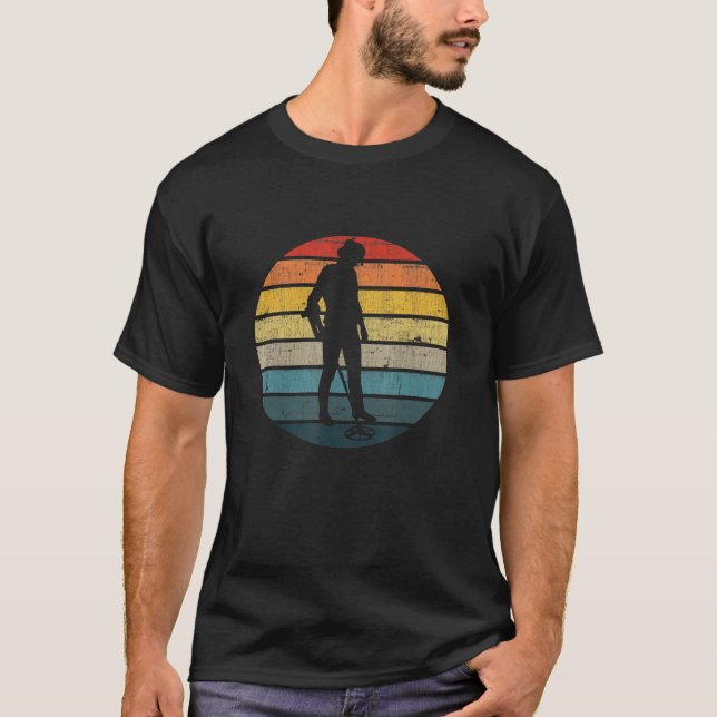 Metal Detector Silhouette On A Distressed Retro Su T-Shirt (Front)