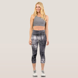 Metallic Black Snake Skin: Elegant Texture Capri Leggings