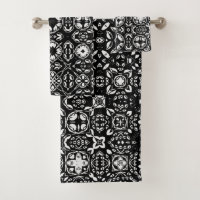 Metamorphosis Medallion Pattern Black and White  B