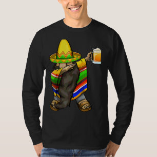 Mexican Dabbing Gnome Cinco De Mayo Poncho Sombrer T-Shirt