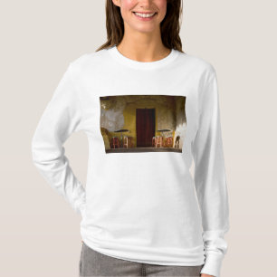 Mexico, Oaxaca, Afternoon sun lights balcony of T-Shirt