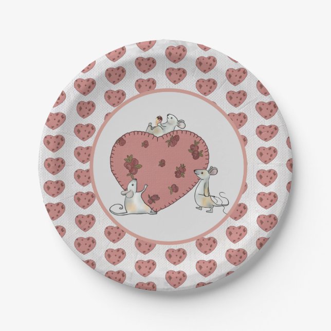 Mice sew the heart of cardboard plates (Front)