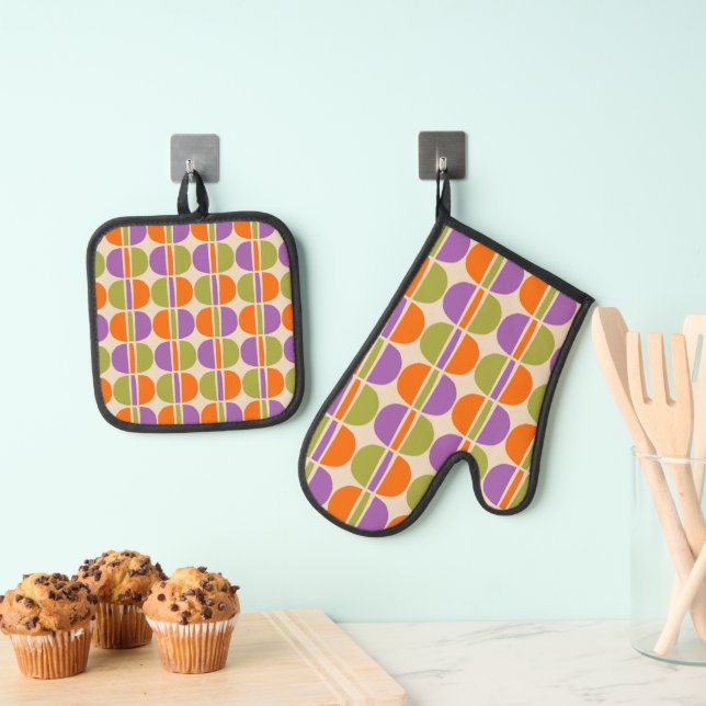 Mid Century Modern Abstract Pattern Oven Mitt & Pot Holder Set (Insitu(Hanging))