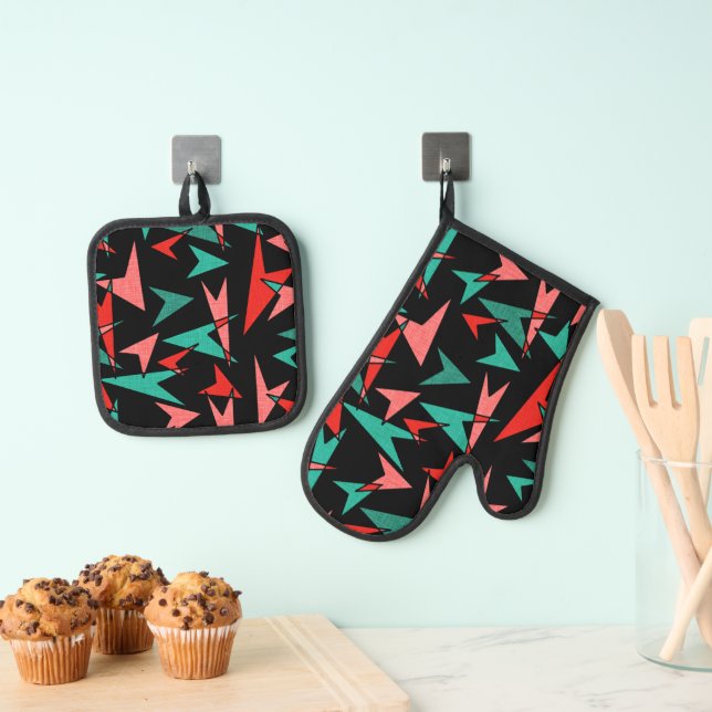 Mid Century Modern Arrows Aqua and Orange Snazzy Oven Mitt & Pot Holder Set (Insitu(Hanging))
