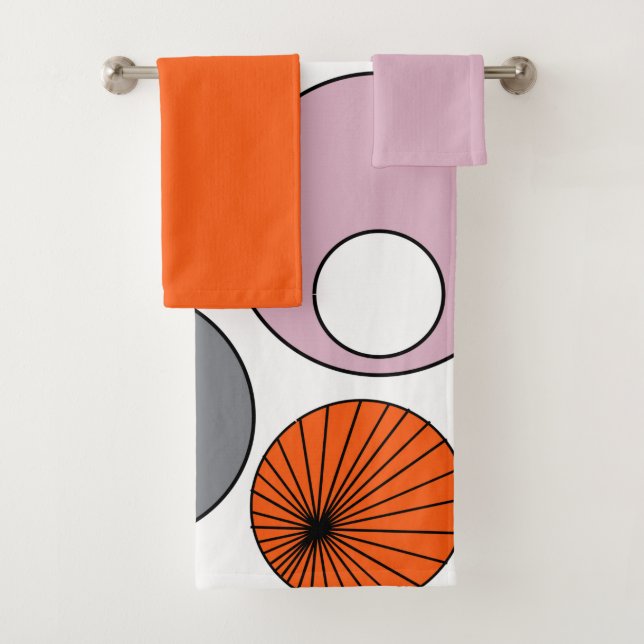 Mid-Century Modern Circles  Bath Towel Set (Insitu)