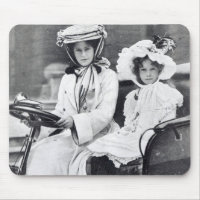 Millicent Duchess of Sutherland and her daughter