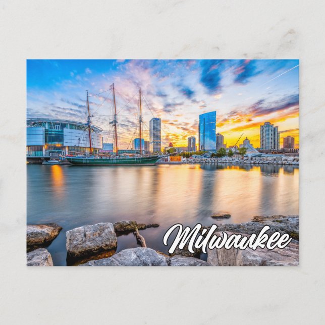 Milwaukee, Wisconsin, USA Postcard (Front)