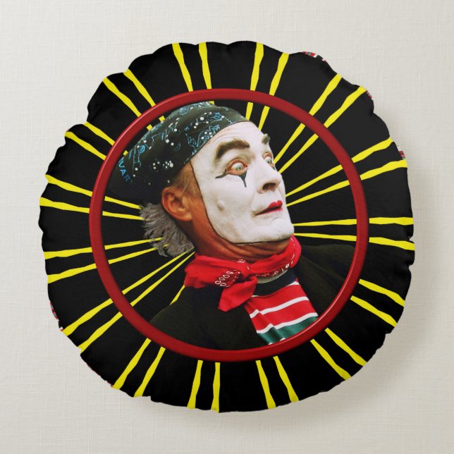 Mime Scared Round Throw Pillow (Front)