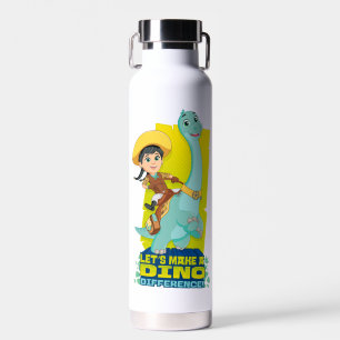 Min & Clover Making a Dino Difference Water Bottle