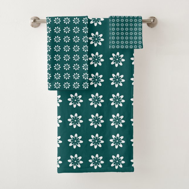 Minimal Flower Retro Deep Teal Bath Towel Set (Insitu)