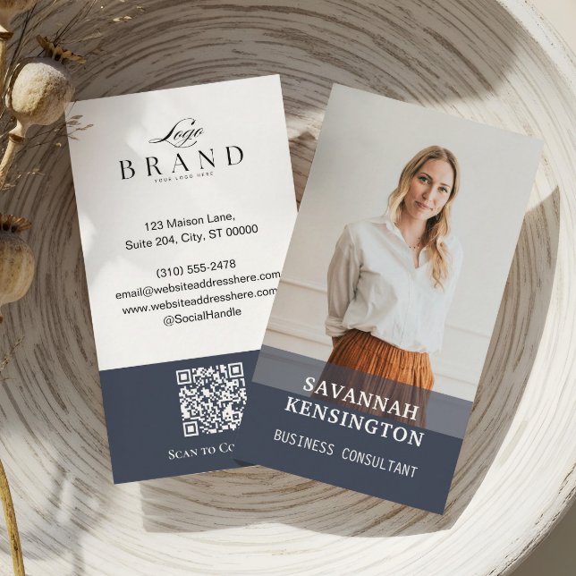 Minimal Modern Professional Photo Company Logo QR Business Card (Minimal Modern Professional Photo Company Logo QR Business Card)