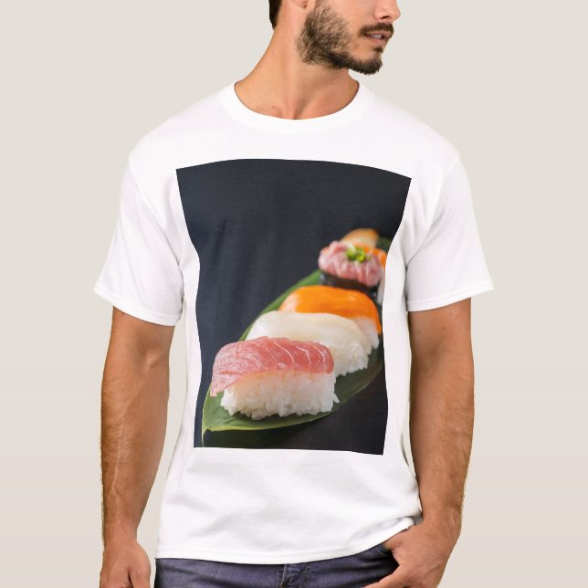 Minimal Sushi – Japanese tranquility and perfectio T-Shirt (Front)