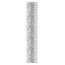 Minimalist Black and White Geometric Leaf Table Ru