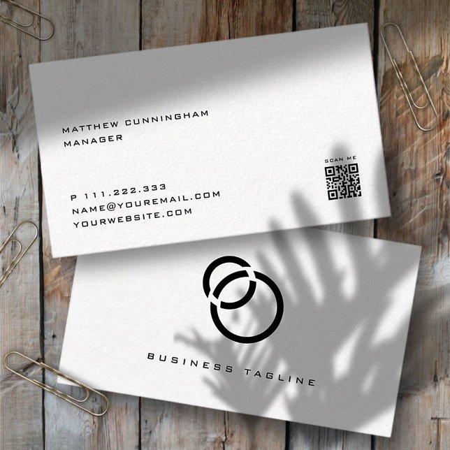 Minimalist Elegant Modern Simple Scan QR Code Business Card (Creator Uploaded)